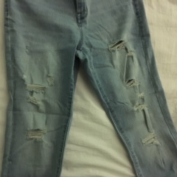 Distressed Jeans - Picture 3 of 4